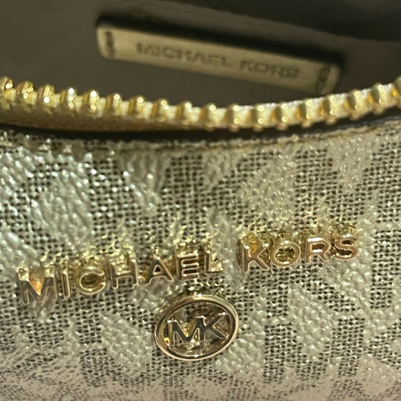 Michael Kors gold shoulder bag - Picture 2 of 3